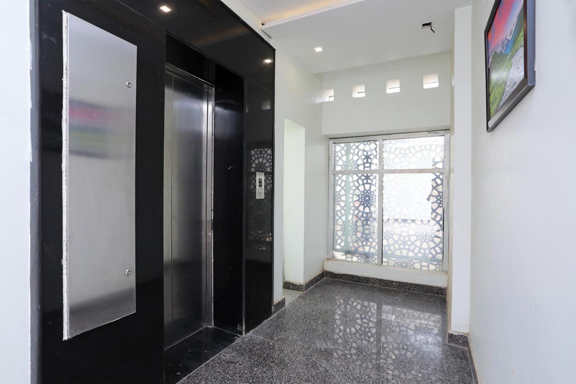 Oyo Hotel Vaishnavi Heritage Inn Агра Экстерьер фото